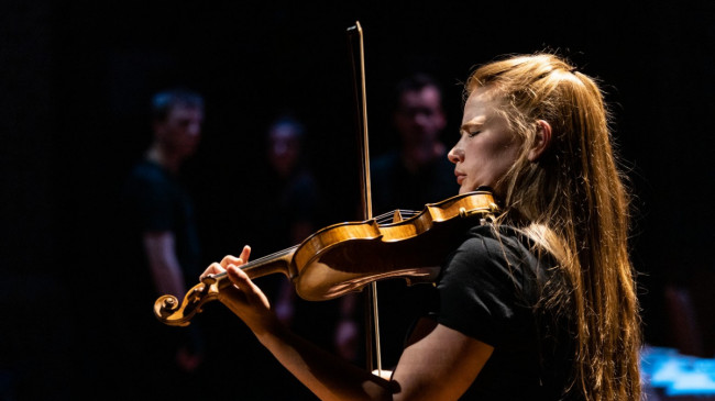 Coraline Groen speelt Bach in Vader (foto Veerle Bastiaanssen)